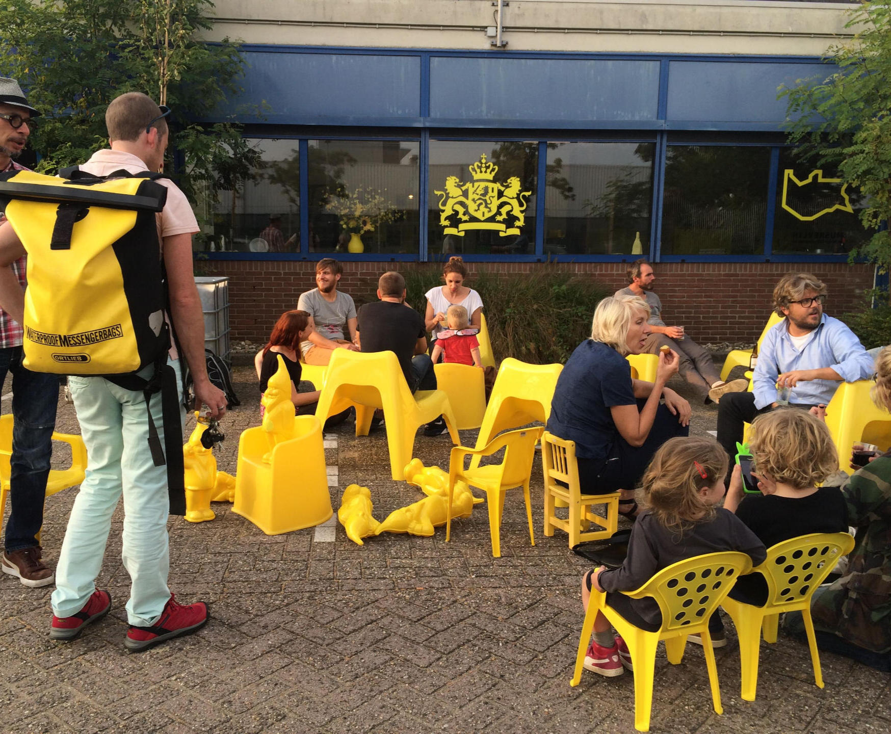 geel leeg